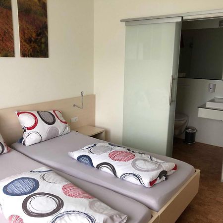 Muellers Weingut Und Weinstube Im Auerberg Apartment Nordheim  ภายนอก รูปภาพ