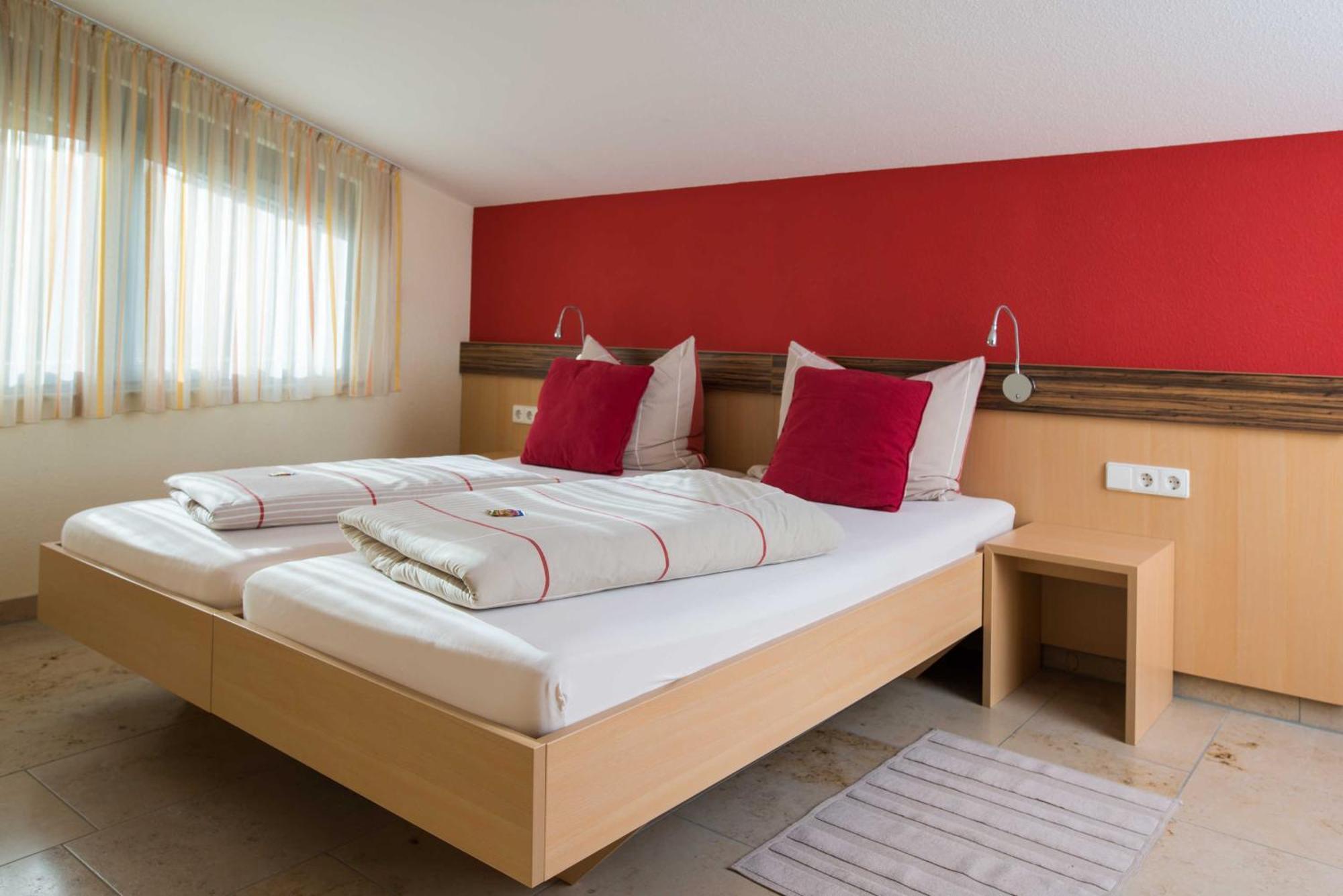 Muellers Weingut Und Weinstube Im Auerberg Apartment Nordheim  ภายนอก รูปภาพ